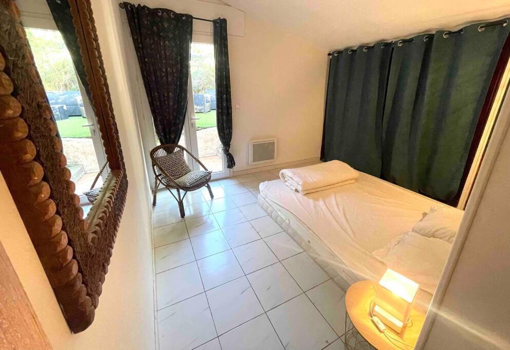 Hébergement de vacances Charmante Maison En Plein Coeur De *